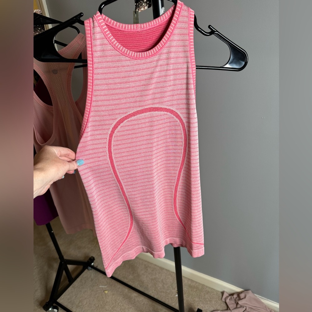 130. Lululemon swiftly tech tank.